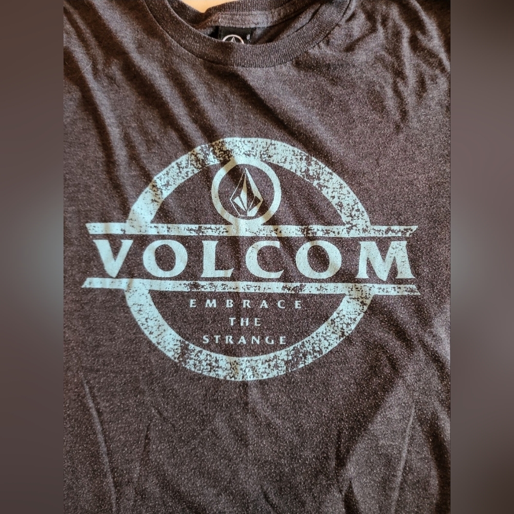 VOLCOM Embrace the Strange tshirt.  Unisex size small